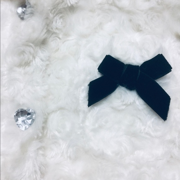 ⭐️ GIRLS “CUTIE PIE” SWIRLED FAUX FUR COAT ⭐️ - Picture 2 of 2